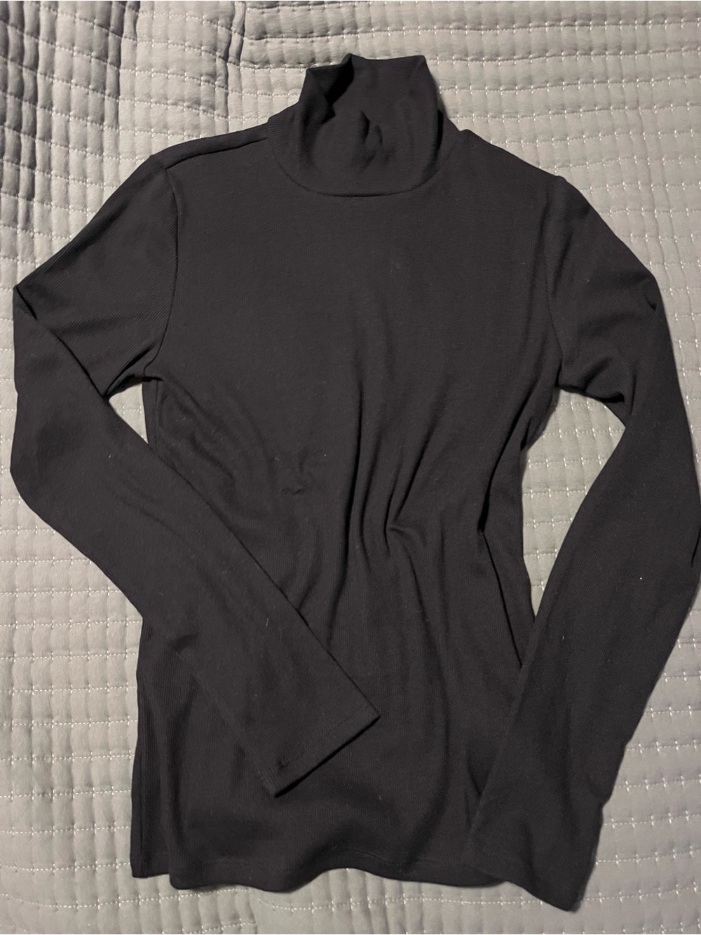 GAP Black Turtleneck Pullover